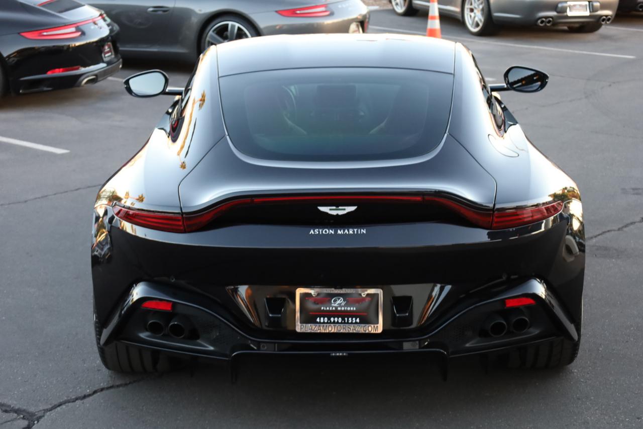 Aston Martin Vantage Base 2020