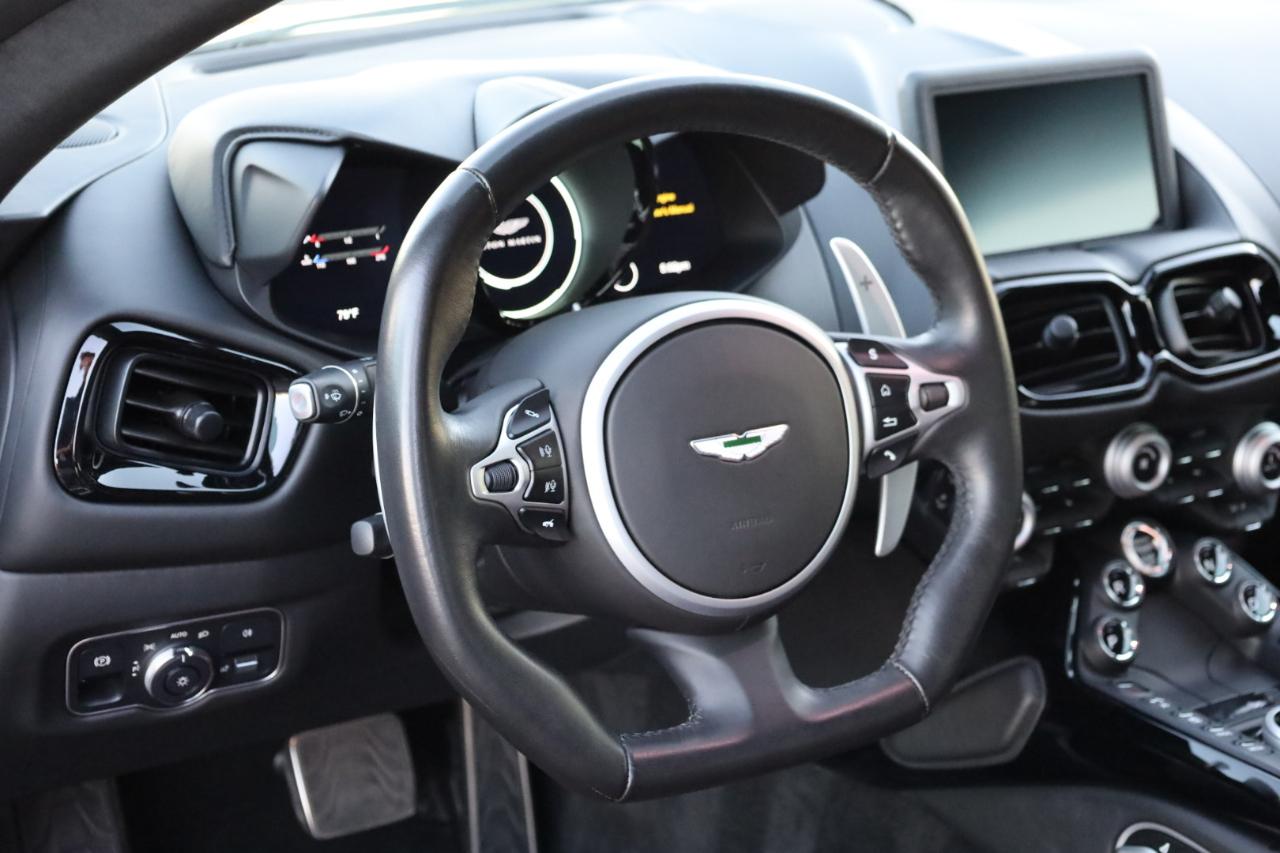Aston Martin Vantage Base 2020