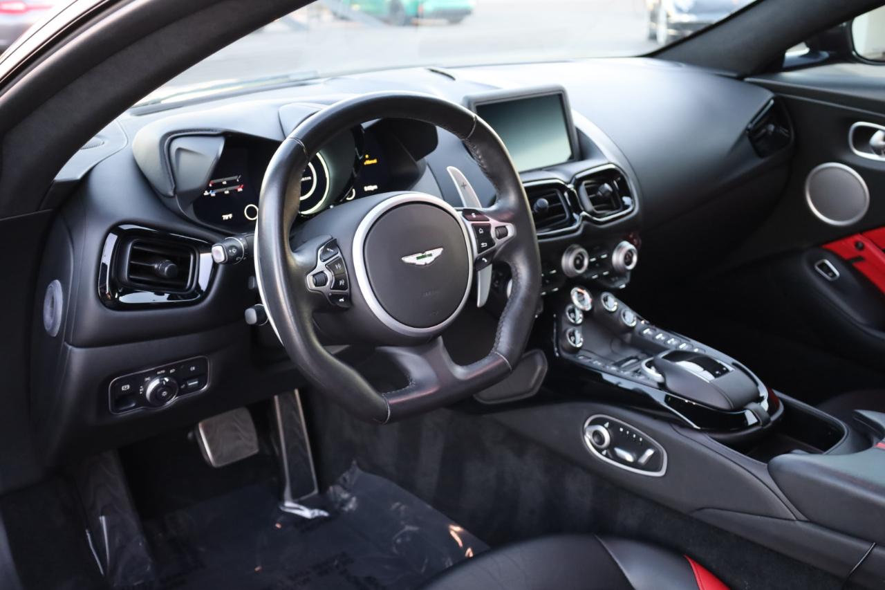 Aston Martin Vantage Base 2020