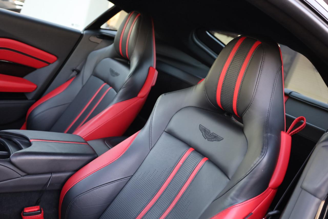 Aston Martin Vantage Base 2020