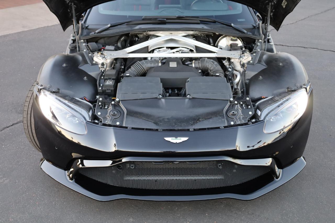 Aston Martin Vantage Base 2020