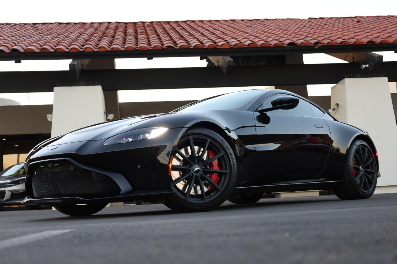 Aston Martin Vantage Base 2020
