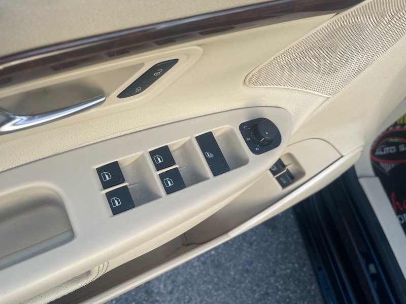 Volkswagen Eos 2.0T w/ Luxury Pkg. 2007