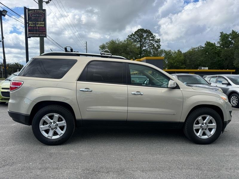 Saturn Outlook XE FWD 2009