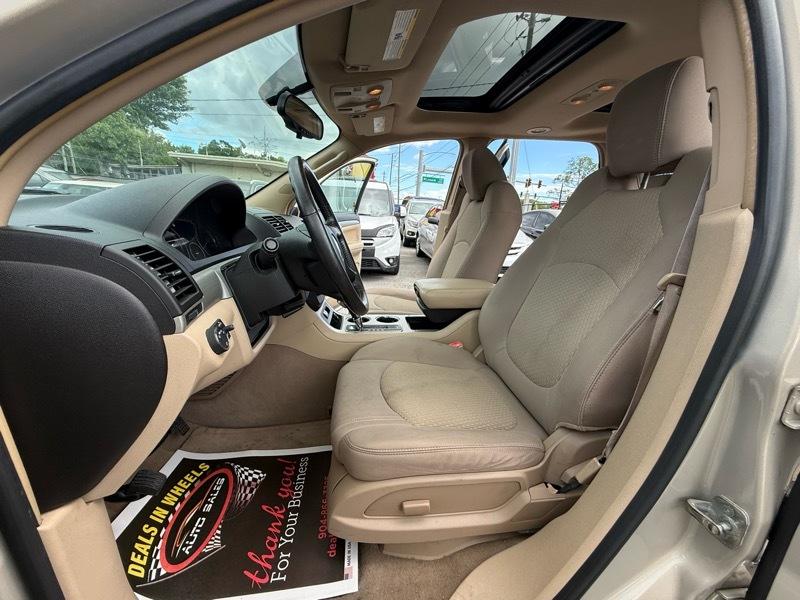 Saturn Outlook XE FWD 2009