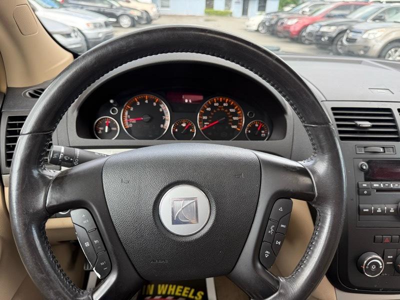 Saturn Outlook XE FWD 2009