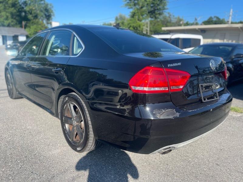 Volkswagen Passat 2.5L SE MT 2013