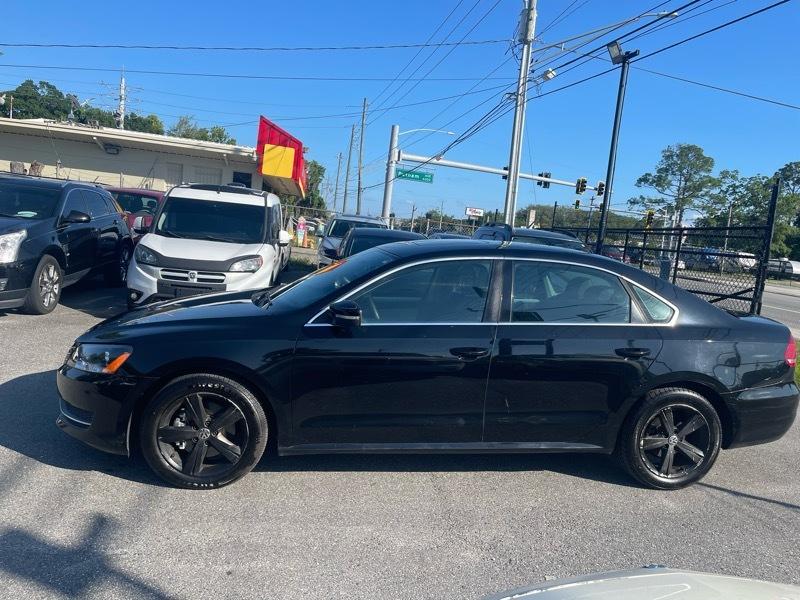 Volkswagen Passat 2.5L SE MT 2013