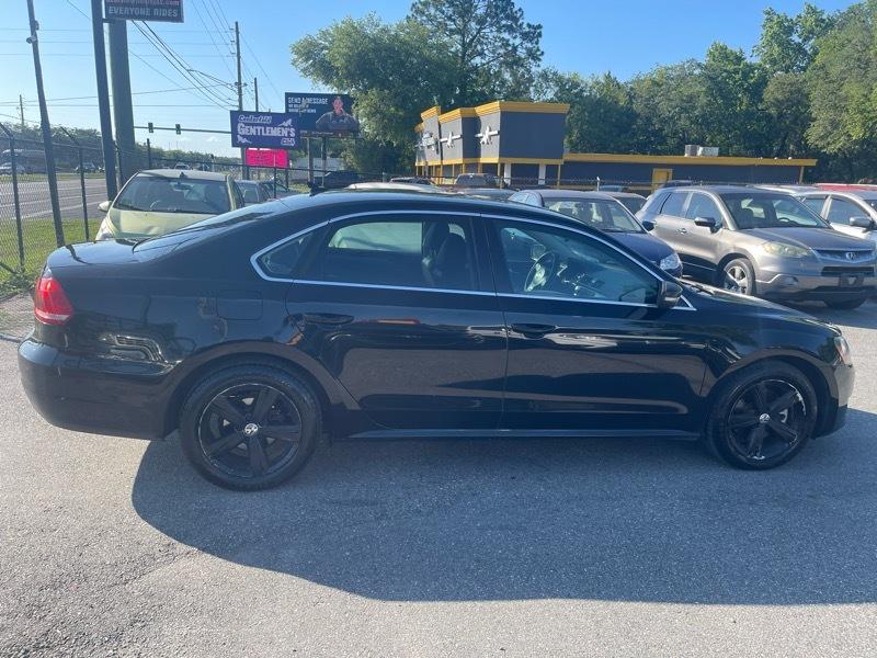 Volkswagen Passat 2.5L SE MT 2013