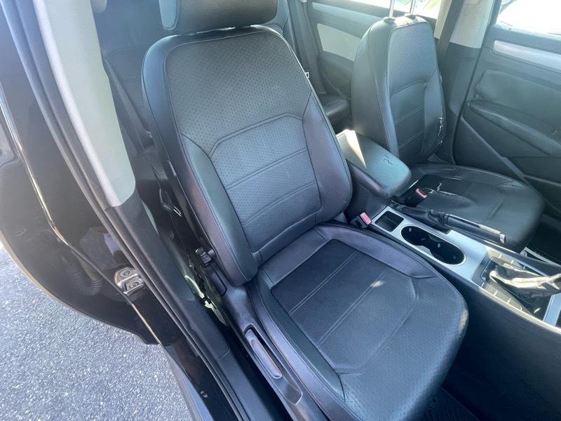 Volkswagen Passat 2.5L SE MT 2013