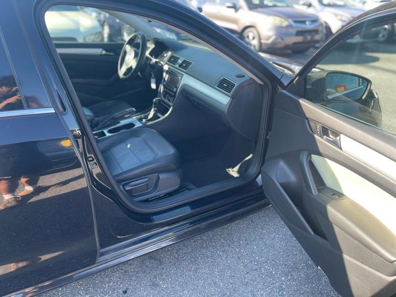 Volkswagen Passat 2.5L SE MT 2013