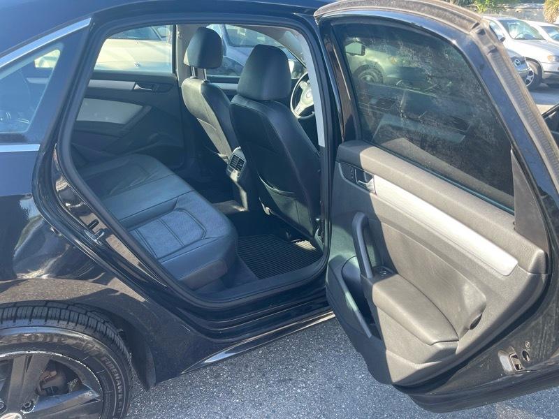 Volkswagen Passat 2.5L SE MT 2013