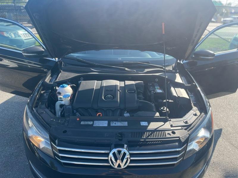 Volkswagen Passat 2.5L SE MT 2013