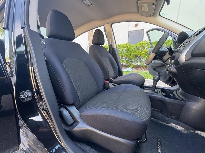 Nissan Versa 1.6 S Sedan 2012