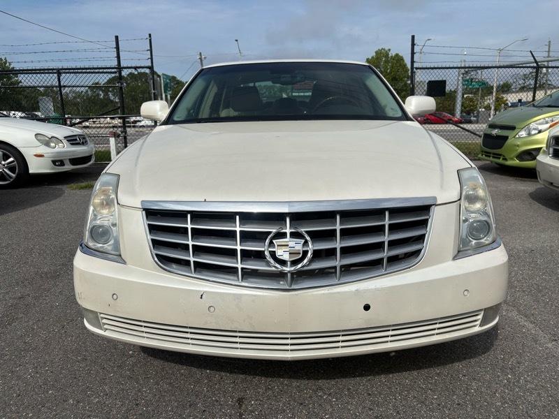 Cadillac DTS Sedan 2007