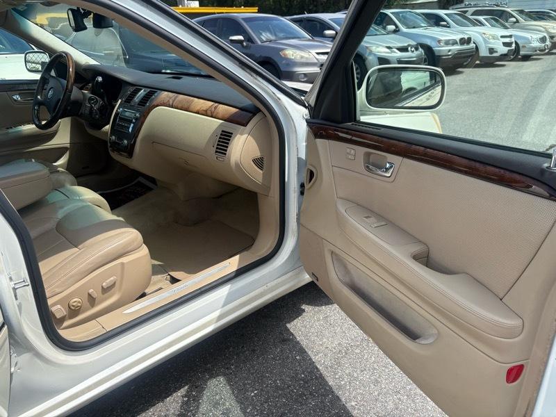 Cadillac DTS Sedan 2007