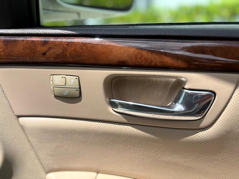 Cadillac DTS Sedan 2007
