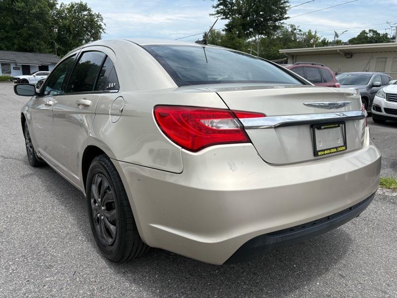 Chrysler 200 LX 2013