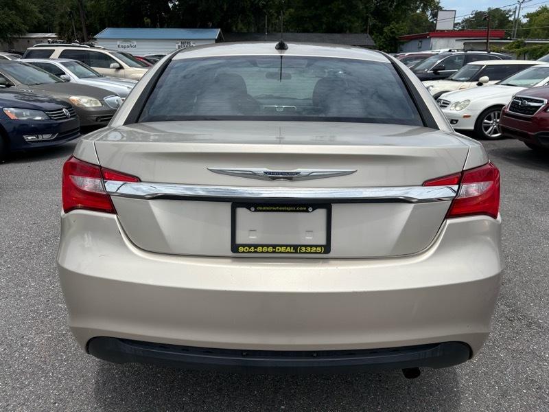 Chrysler 200 LX 2013