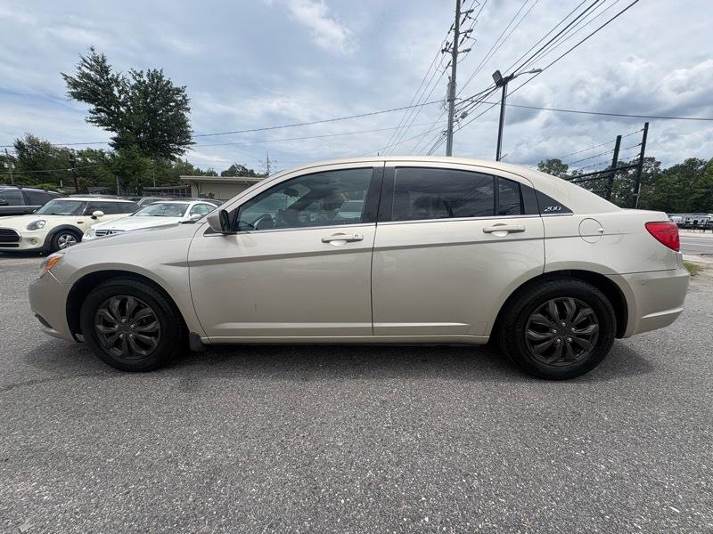 Chrysler 200 LX 2013