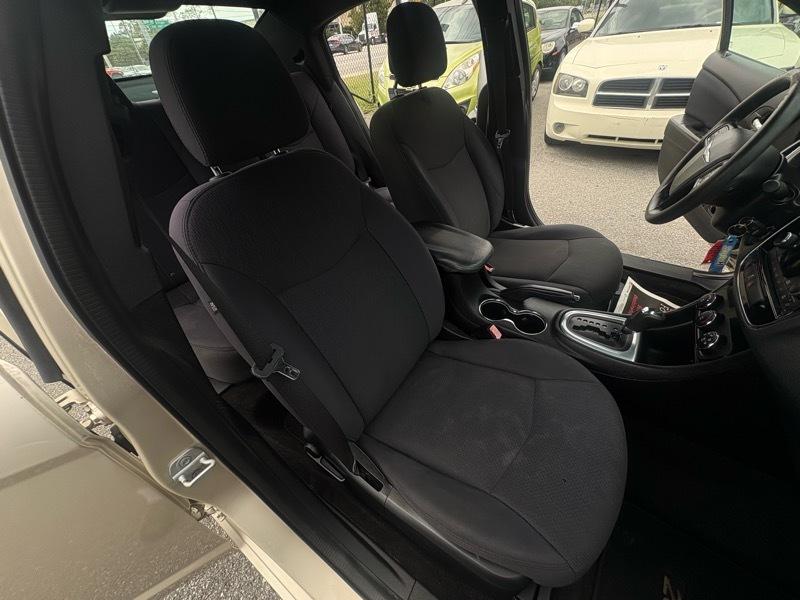 Chrysler 200 LX 2013