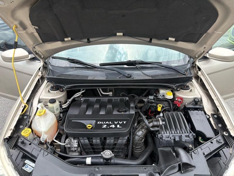 Chrysler 200 LX 2013