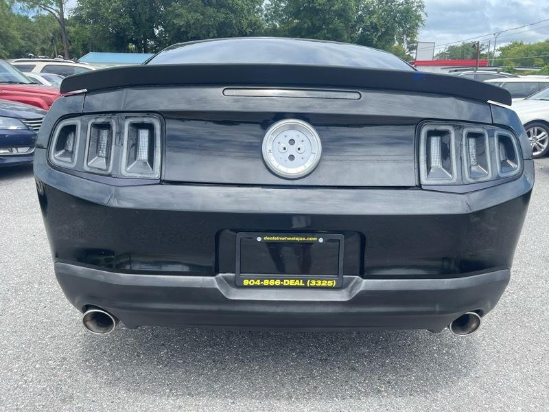 Ford Mustang V6 Coupe 2012