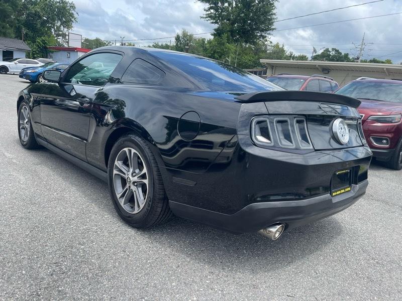 Ford Mustang V6 Coupe 2012