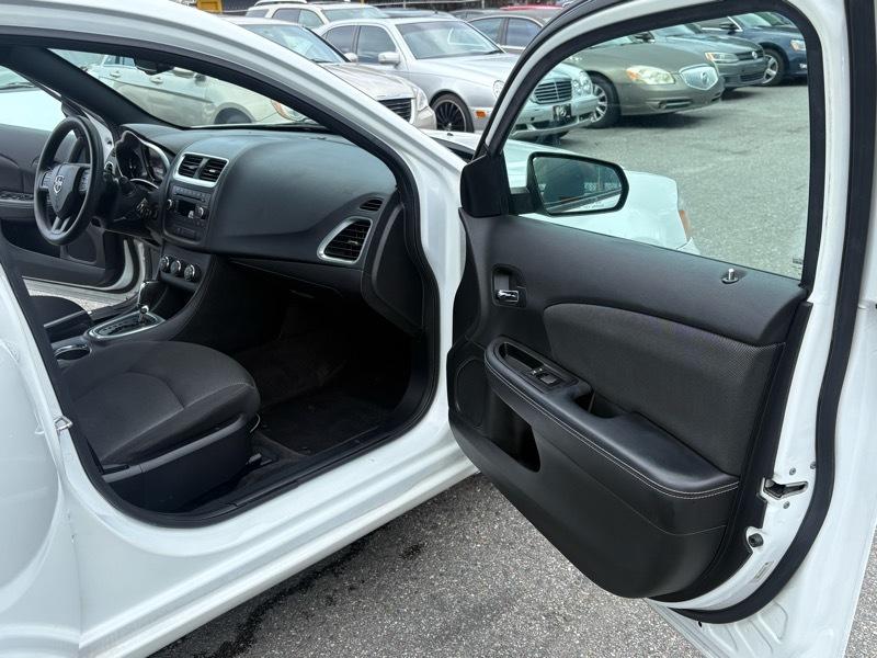 Dodge Avenger Base 2012