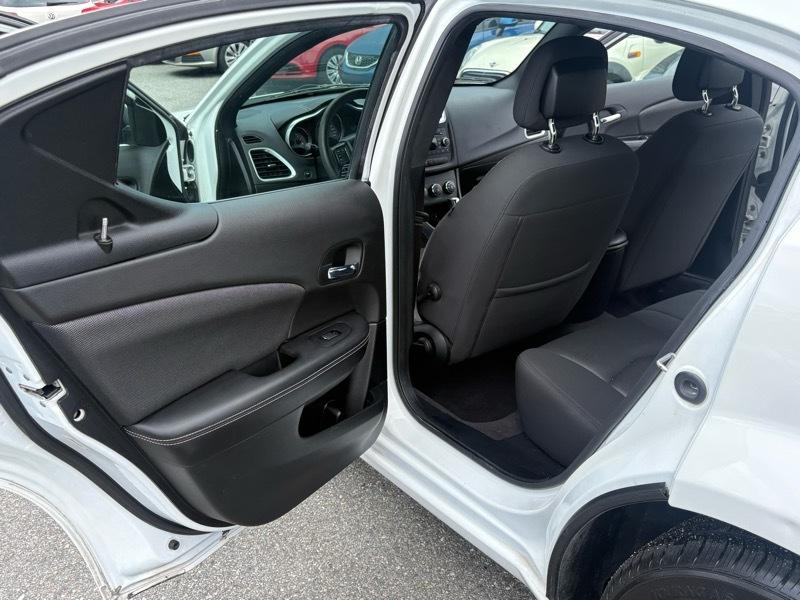 Dodge Avenger Base 2012
