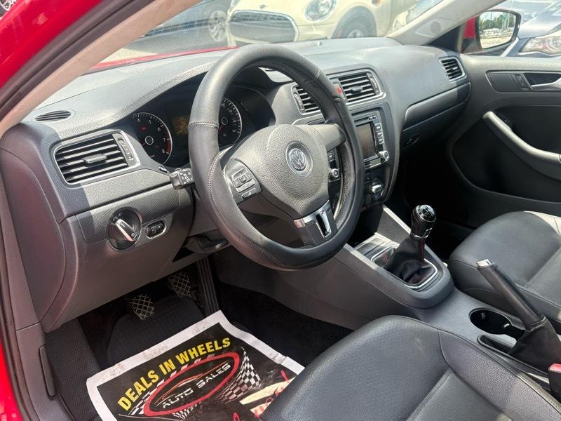 Volkswagen Jetta SE 2012