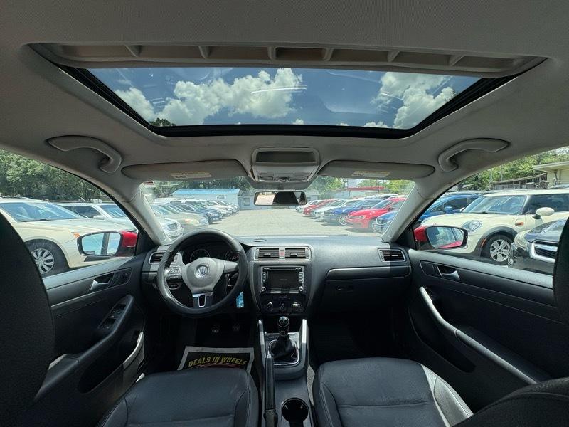 Volkswagen Jetta SE 2012