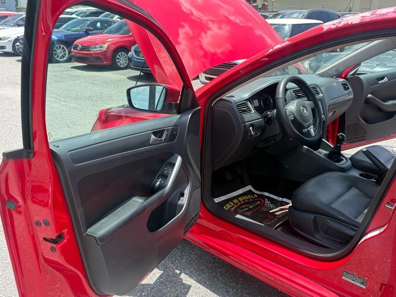 Volkswagen Jetta SE 2012