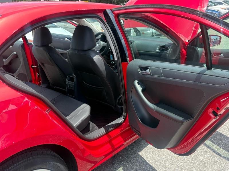 Volkswagen Jetta SE 2012