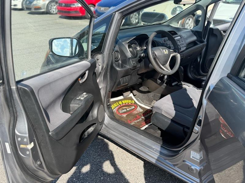Honda Fit 5-Speed AT 2010