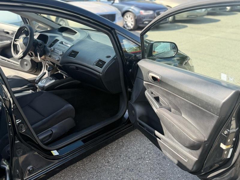 Honda Civic LX-S Sedan 5-Speed AT 2011
