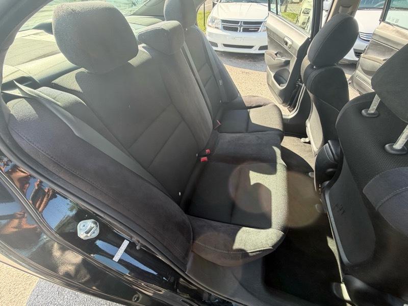 Honda Civic LX-S Sedan 5-Speed AT 2011