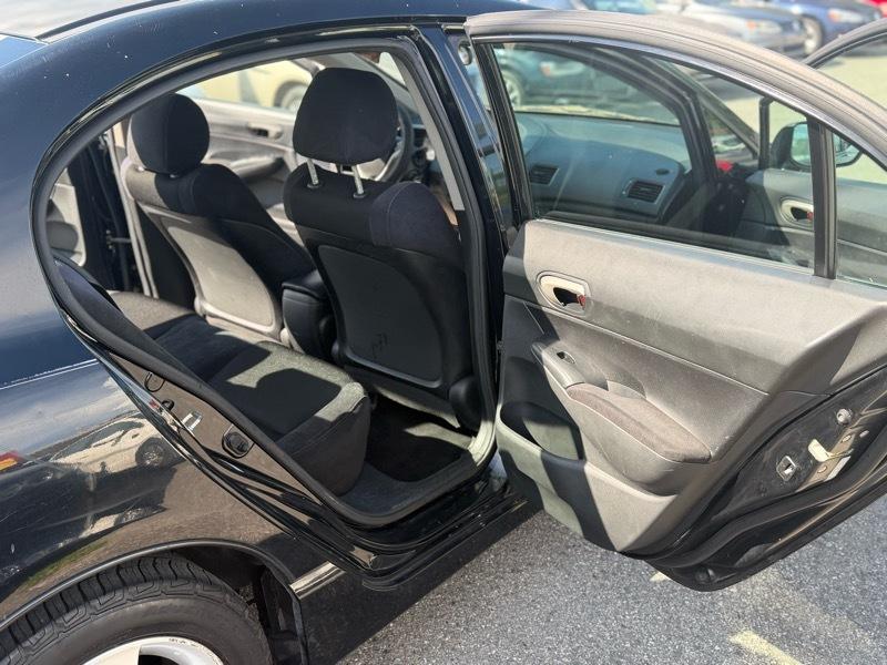Honda Civic LX-S Sedan 5-Speed AT 2011