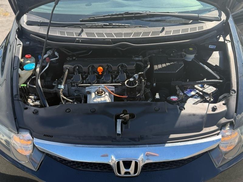 Honda Civic LX-S Sedan 5-Speed AT 2011