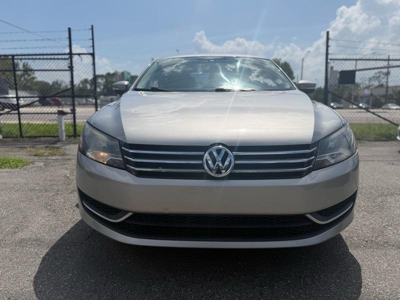 Volkswagen Passat 2.5L SE MT 2013