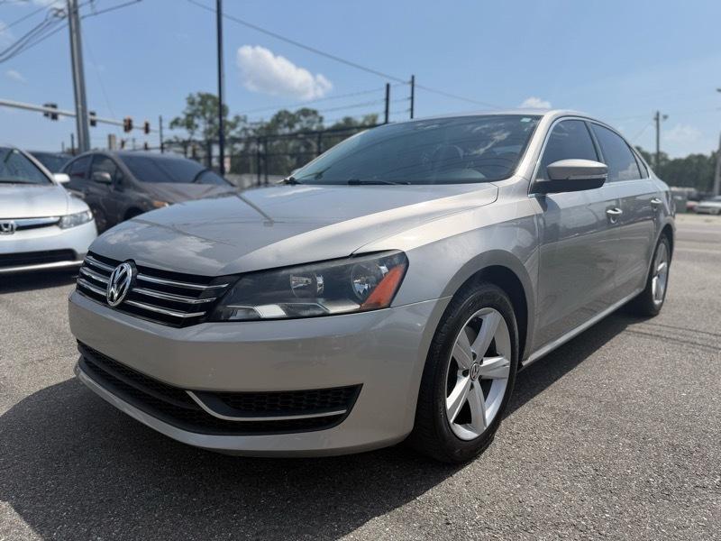 Volkswagen Passat 2.5L SE MT 2013