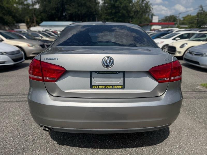 Volkswagen Passat 2.5L SE MT 2013