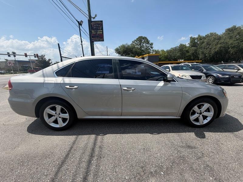 Volkswagen Passat 2.5L SE MT 2013