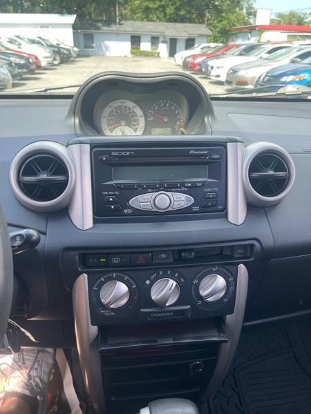 Scion xA Hatchback 2006