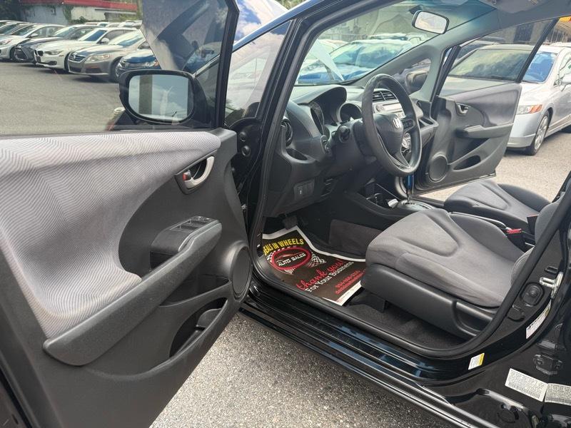 Honda Fit 5-Speed AT 2011
