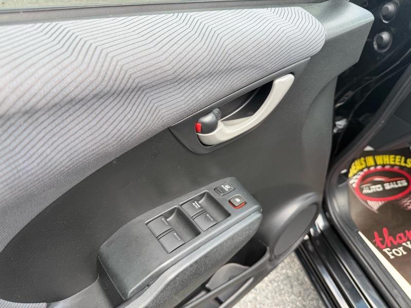 Honda Fit 5-Speed AT 2011