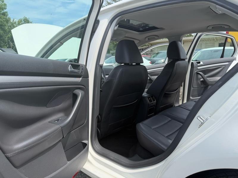 Volkswagen Jetta SE 2009