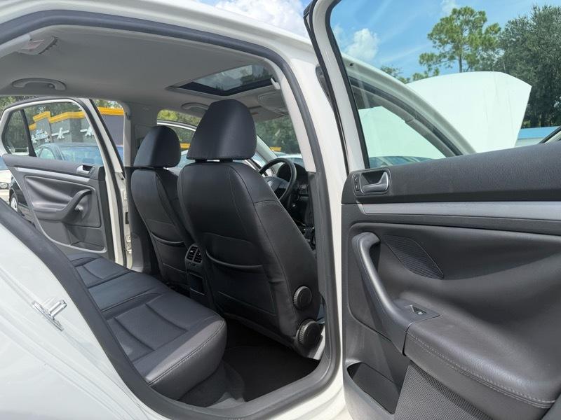 Volkswagen Jetta SE 2009