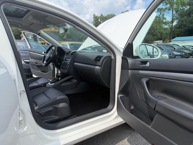 Volkswagen Jetta SE 2009