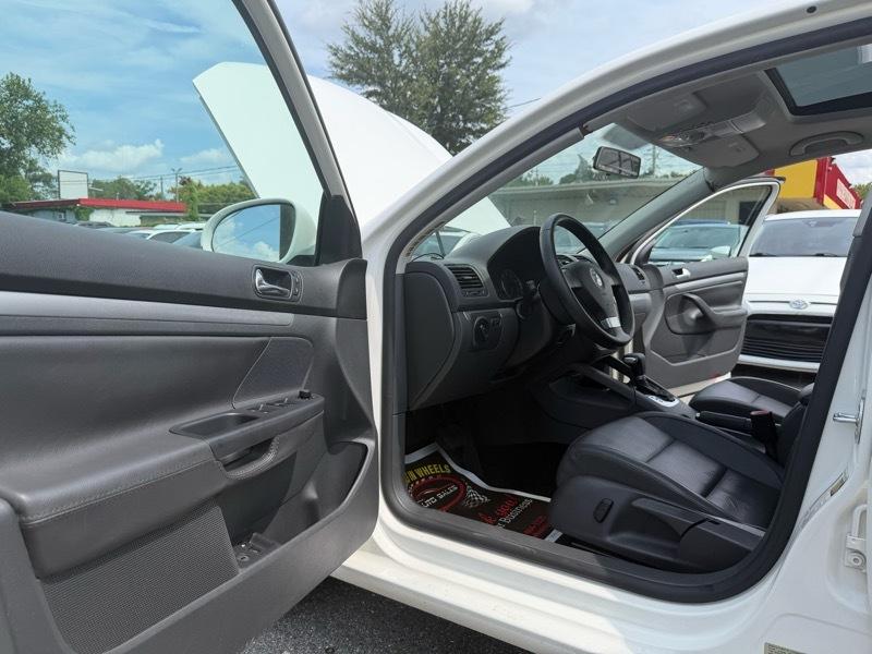 Volkswagen Jetta SE 2009